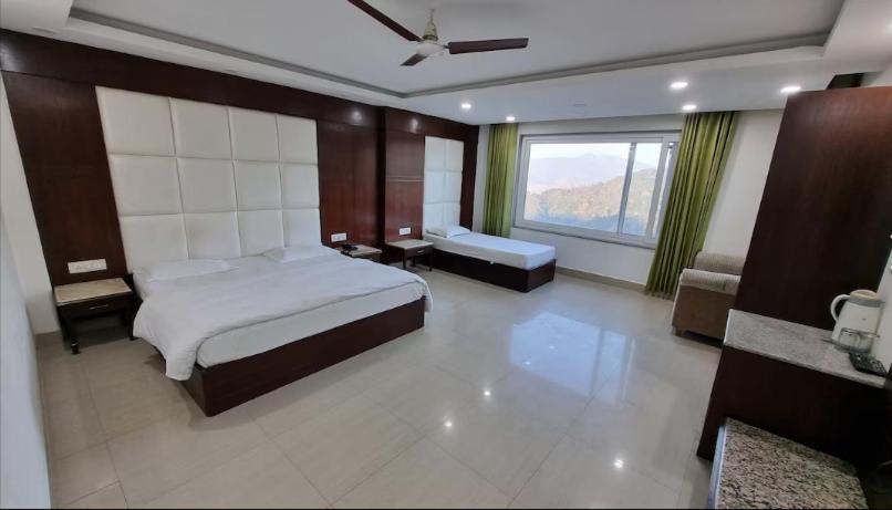 Deep Hotel Мусори Екстериор снимка