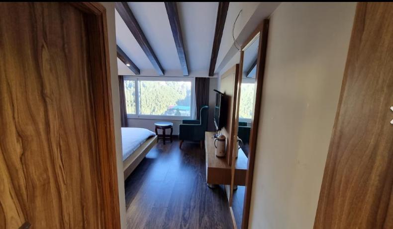 Deep Hotel Мусори Екстериор снимка