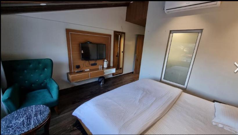 Deep Hotel Мусори Екстериор снимка
