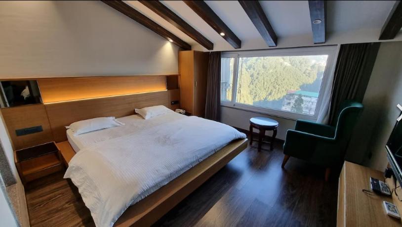 Deep Hotel Мусори Екстериор снимка