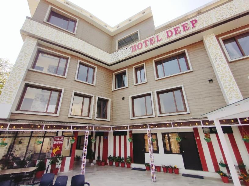 Deep Hotel Мусори Екстериор снимка